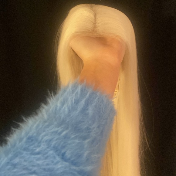 Beautiful wig I bought it off Etsy by Taylor Rich hair. Never wore limited deal - Picture 12 of 13